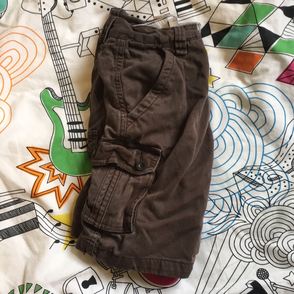 Well constructed sturdy brown cargo shorts